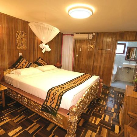 Golden Empress Hotel Nyaung Shwe Exterior photo