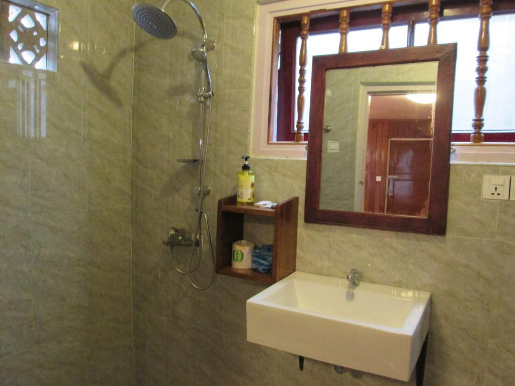 Golden Empress Hotel Nyaung Shwe Room photo