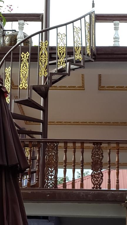 Golden Empress Hotel Nyaung Shwe Exterior photo