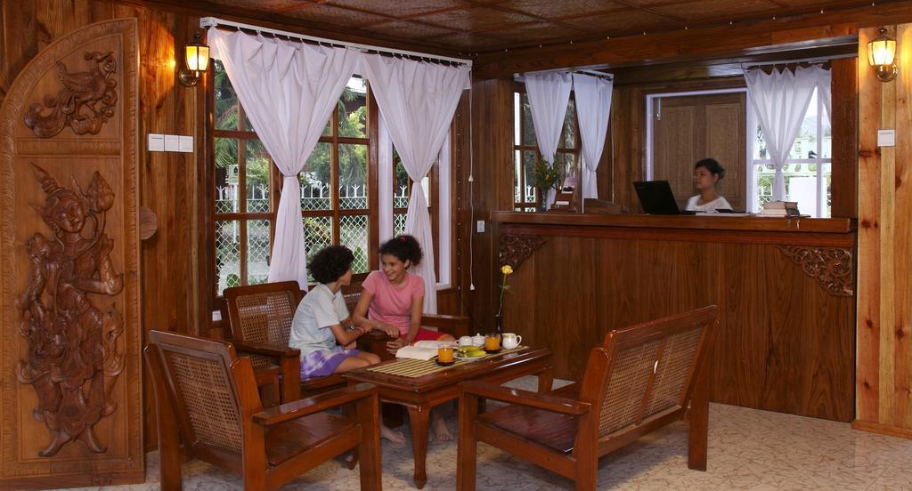 Golden Empress Hotel Nyaung Shwe Exterior photo