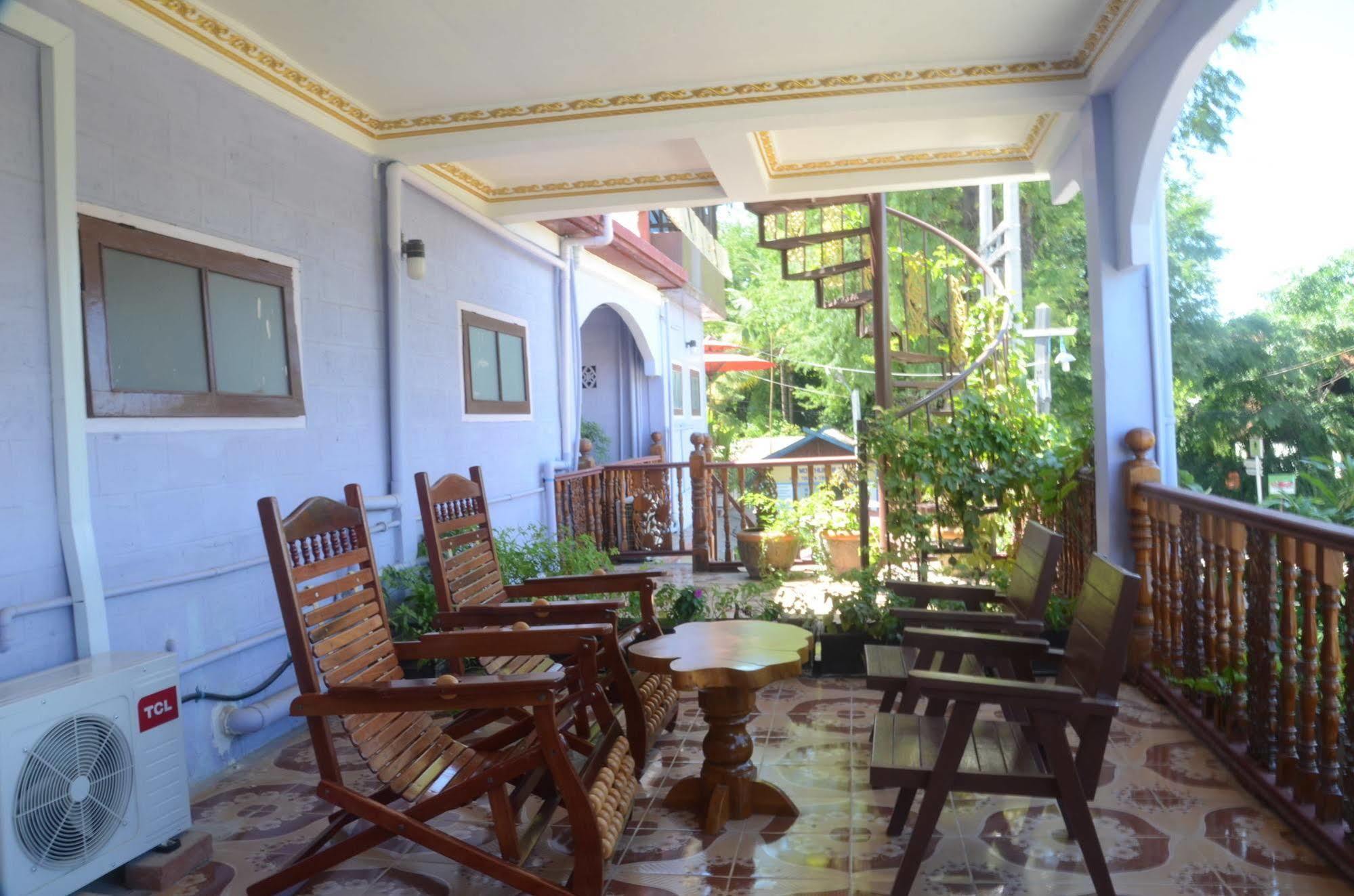 Golden Empress Hotel Nyaung Shwe Exterior photo