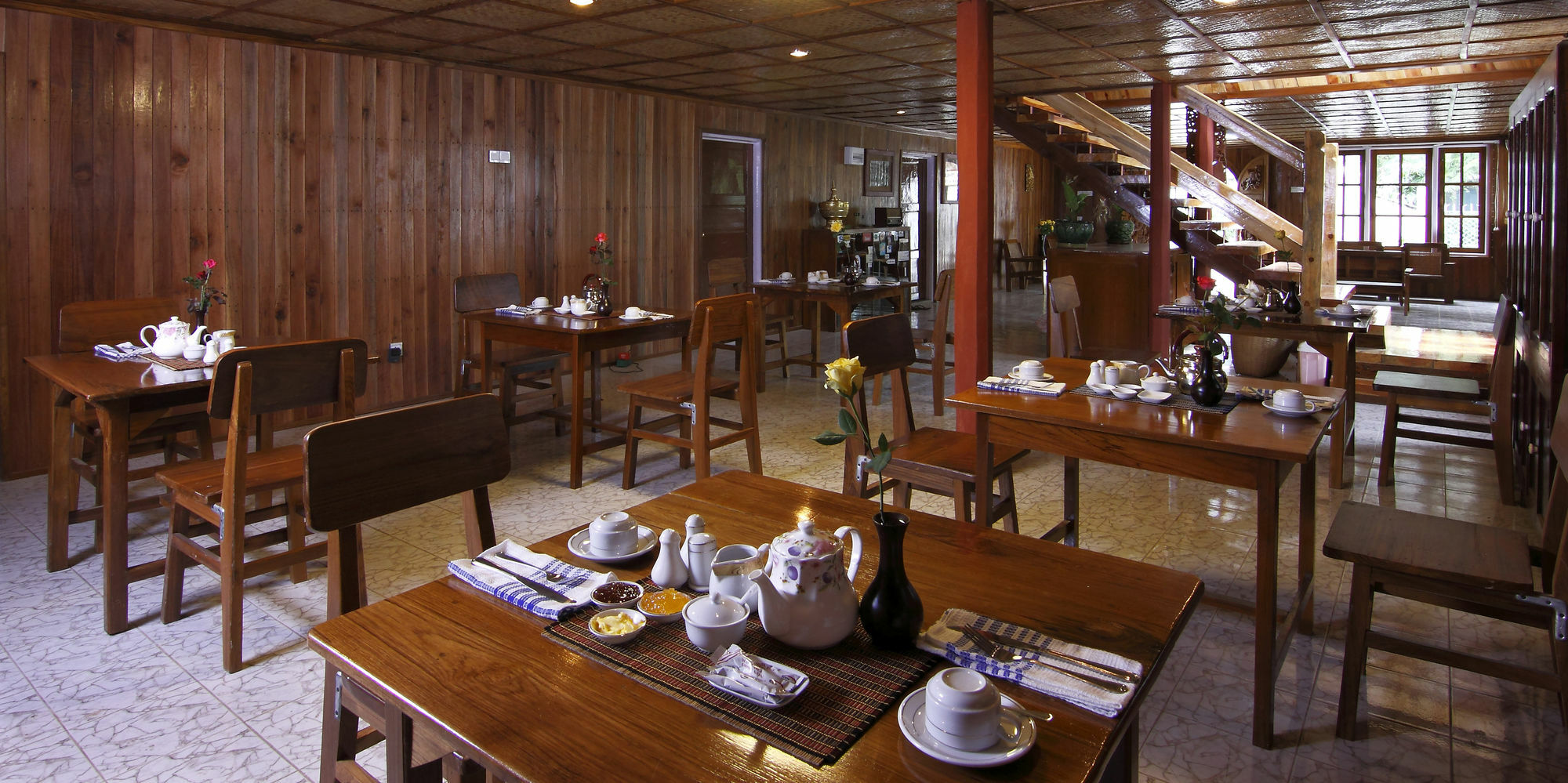 Golden Empress Hotel Nyaung Shwe Exterior photo