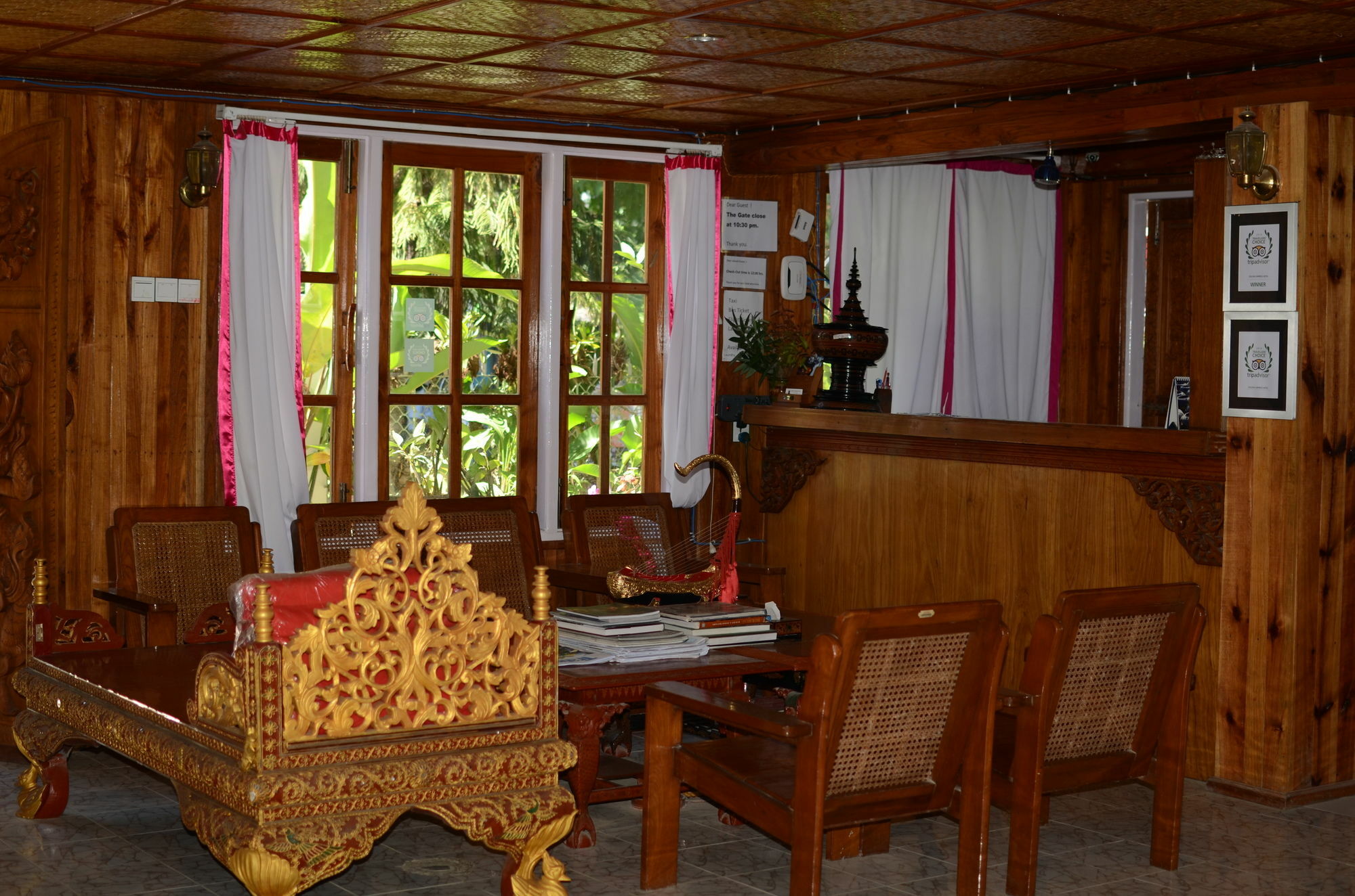Golden Empress Hotel Nyaung Shwe Exterior photo
